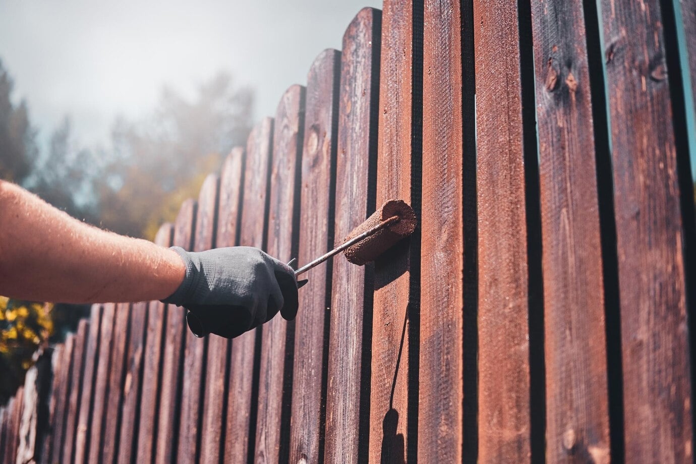 Enhancing Your Outdoor Space: Benefits of Fence Staining for New Zealand Homes